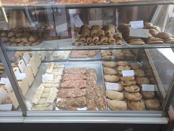 Fotografia tomada fuera de AZAHAR Pasteleria-Panaderia-Degustación - Pastelería en Puerto Lumbreras, Murcia