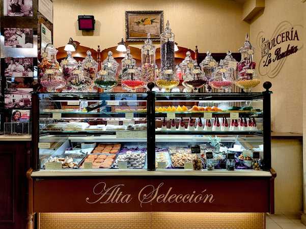 Fotografia tomada fuera de La Dulcería De La Rondeña - Pastelería en Sanlúcar de Barrameda, Cádiz
