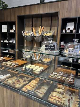 Fotografia tomada fuera de La Dulzura Panadería Argentina - Panadería en Barcelona, Barcelona