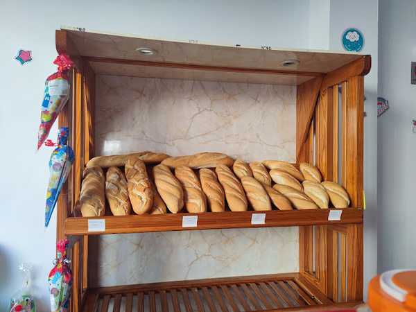 Fotografia tomada fuera de La esquina dulce - Tienda de golosinas en Torrevieja, Alicante