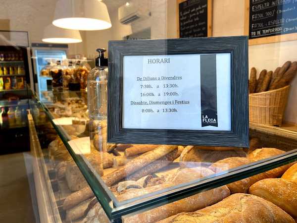 Fotografia tomada fuera de La Fleca de l'Empordà - Forn de pa en Palamós, Girona
