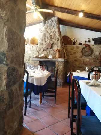 Fotografia tomada fuera de La Garganta - cafeterías en Casas del Castañar, Cáceres