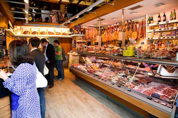 Fotografia tomada fuera de La Garriga Madrid - Tienda de delicatessen en Madrid, Madrid