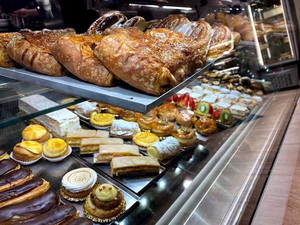 Fotografia tomada fuera de La Gourmandise - Pastelería francesa en León, León
