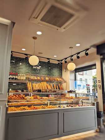 Fotografia tomada fuera de La Hermosita Republica Dominicana - Pastelería en Madrid, Madrid