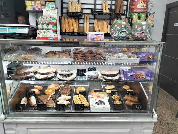 Fotografia tomada fuera de La Herradura - Panadería en Ambroz, Granada