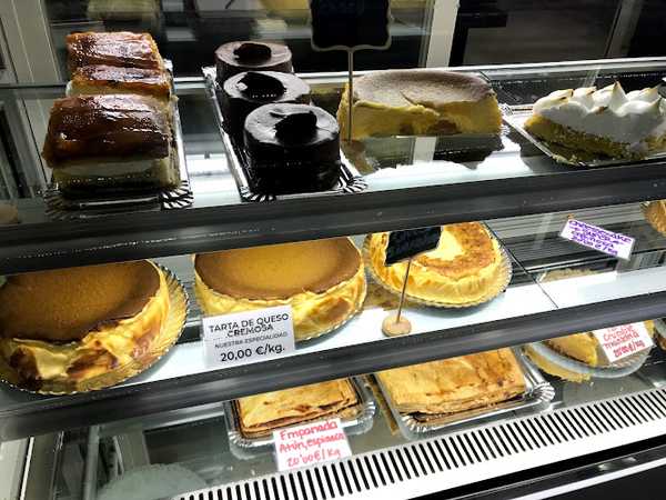 Fotografia tomada fuera de La Hogaza de Ireneo - Panadería en Tres Cantos, Madrid