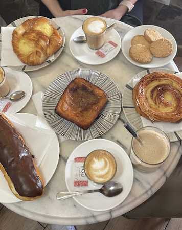 Fotografia tomada fuera de La Hornera de Bárcena - Pastelería en Guardo, Palencia