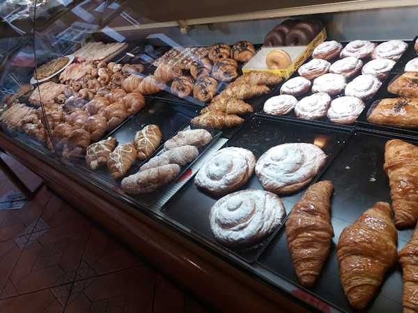Fotografia tomada fuera de La Lluna - Cafetería en Caldes de Montbui, Barcelona