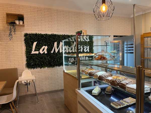 Fotografia tomada fuera de La Madera Santa Brígida - cafeterías en Sta Brígida, Las Palmas