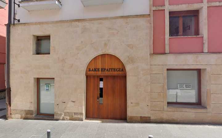 Fotografia tomada fuera de Bake Epaitegia - Academia de idiomas en Urretxu, Gipuzkoa