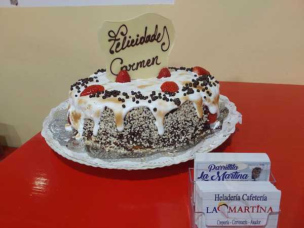 Fotografia tomada fuera de La Martina Heladeria, Cafeteria,Creperia, Cervecería, Asdor Argentino.. - cafeterías en Híjar, Granada