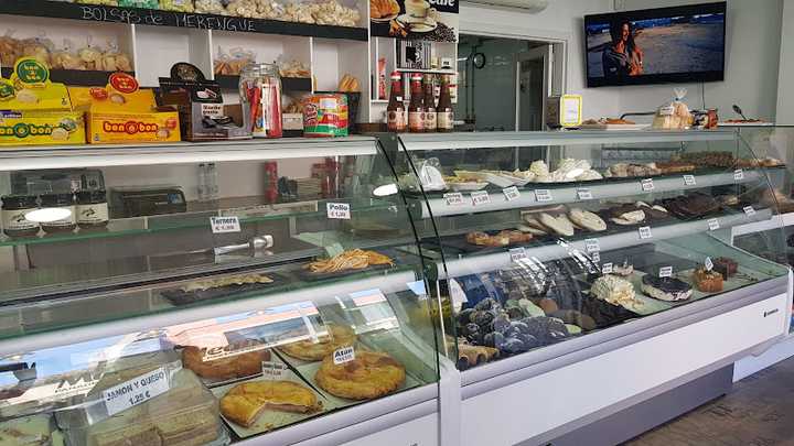 Fotografia tomada fuera de La Montevideana - Pastelería en Manacor, Baleares