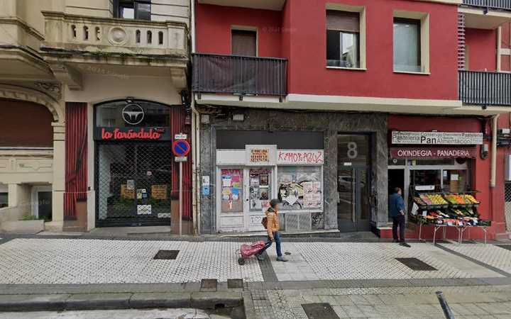 Fotografia tomada fuera de La Panadería - Tienda de alimentación en Donostia-San Sebastian, Gipuzkoa