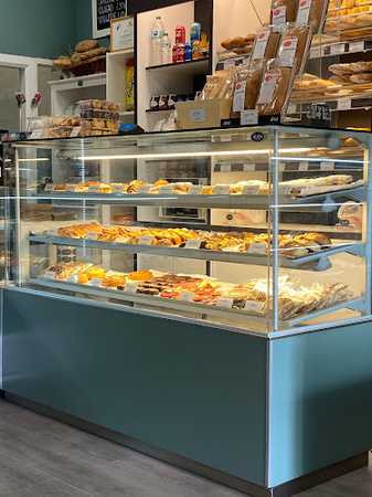 Fotografia tomada fuera de La Plata Bakery - Panadería en Pozuelo de Alarcón, Madrid