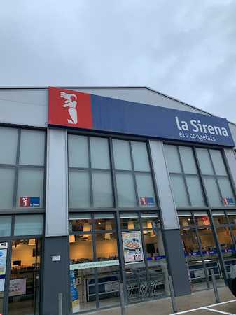 Fotografia tomada fuera de La Sirena - Tienda de congelados en Vielha, Lleida