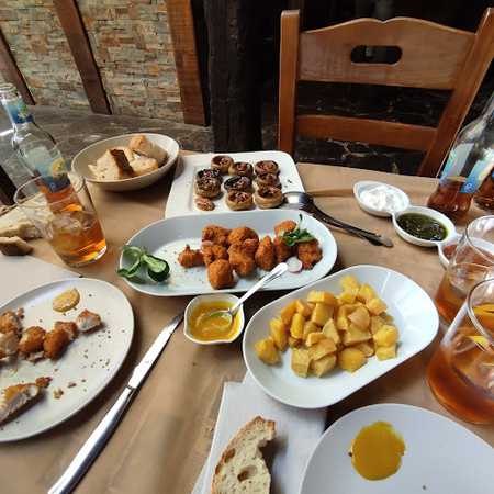 Fotografia tomada fuera de La Soldrería - restaurantes en Potes, Cantabria