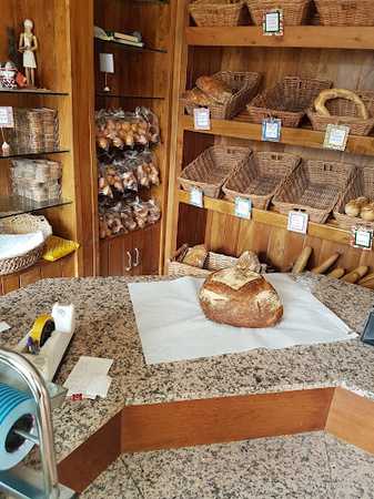 Fotografia tomada fuera de La Tahona - Panadería en Melgar de Fernamental, Burgos