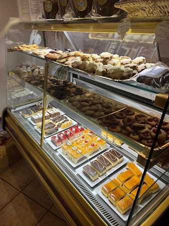 Fotografia tomada fuera de La Tahona de Alejos - Panadería en Benavente, Zamora
