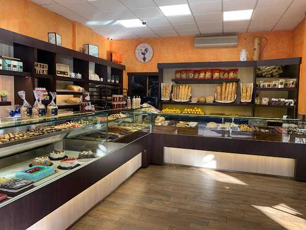 Fotografia tomada fuera de La Tahona de Colmenar - Pastelería en Colmenar Viejo, Madrid