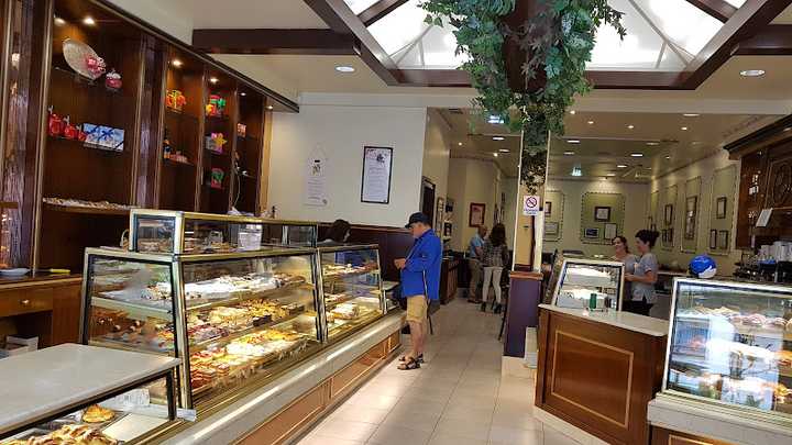 Fotografia tomada fuera de Balbona Pasteleria - Pastelería en Gijón, Asturias