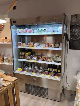 Fotografia tomada fuera de La Tahona Mohedana - Panadería en Moraleja, Cáceres