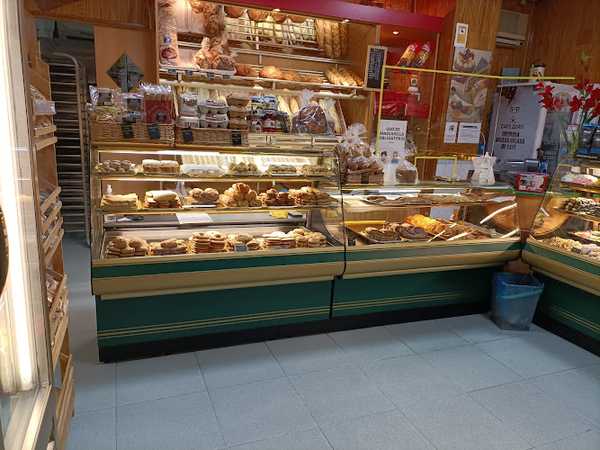 Fotografia tomada fuera de La Tahona Panadería - Pastelería - Pastelería en Madrid, Madrid