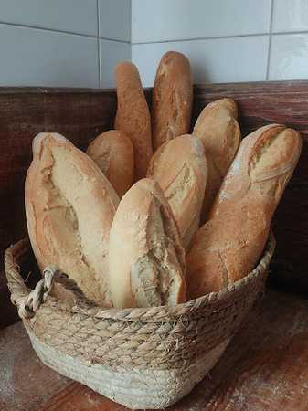 Fotografia tomada fuera de La Tahona. Forn De Pa Artesà - Forn de pa en Castellón de la Plana, Castellón