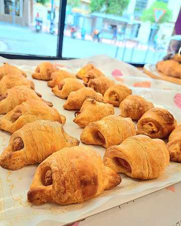 Fotografia tomada fuera de La Tentación Panadería & Croissantería - Panadería en Almería, Almería