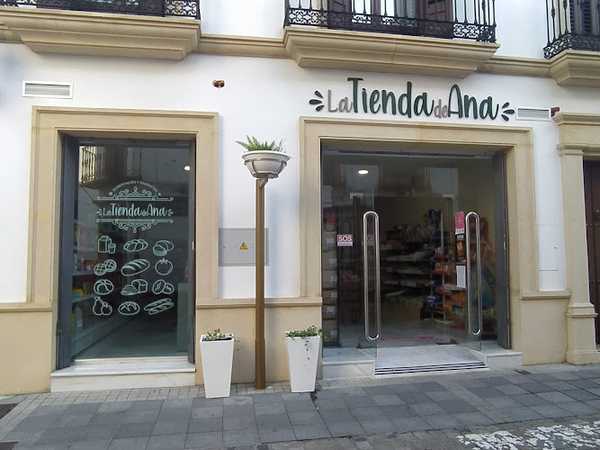 Fotografia tomada fuera de La Tienda de Ana - Panadería en Palma del Río, Córdoba