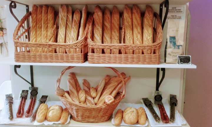 Fotografia tomada fuera de La Tienda de Sandra - Tienda de alimentación en La Espina, Asturias