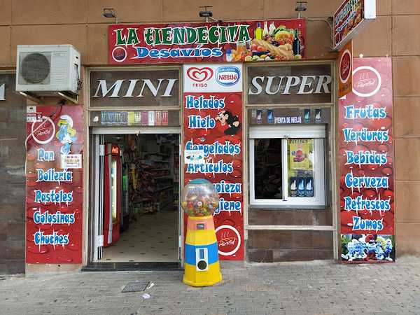 Fotografia tomada fuera de La Tiendecita Desavio - Panadería en Huelva, Huelva