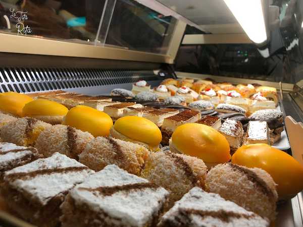 Fotografia tomada fuera de La Tita Rita - Pastelería en El Ejido, Almería
