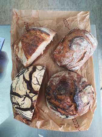 Fotografia tomada fuera de La Tradición - Panadería en Córdoba, Córdoba