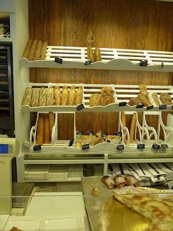 Fotografia tomada fuera de La28 (Centro Comercial - C/Balandro) - Pastelería en Madrid, Madrid
