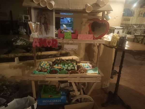 Fotografia tomada fuera de Bañezana de golosinas S.L. - Tienda de golosinas en La Bañeza, León