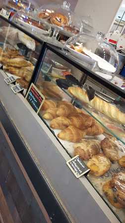 Fotografia tomada fuera de Labe Gorri - Panadería en Irun, Gipuzkoa