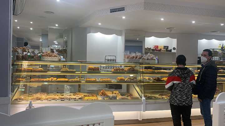 Fotografia tomada fuera de Las Delicias del Forn de Pla - Panadería en Xàtiva, Valencia
