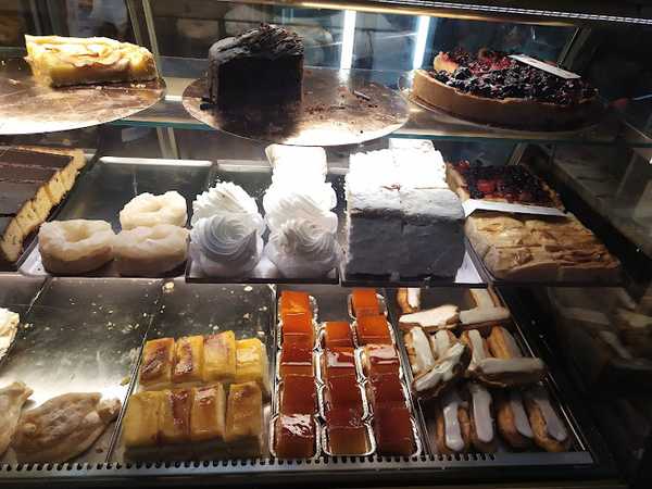 Fotografia tomada fuera de Las Palomas - Pastelería en Sevilla, Sevilla