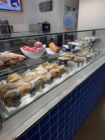 Fotografia tomada fuera de Lavazza - cafeterías en Vilobí d'Onyar, Girona