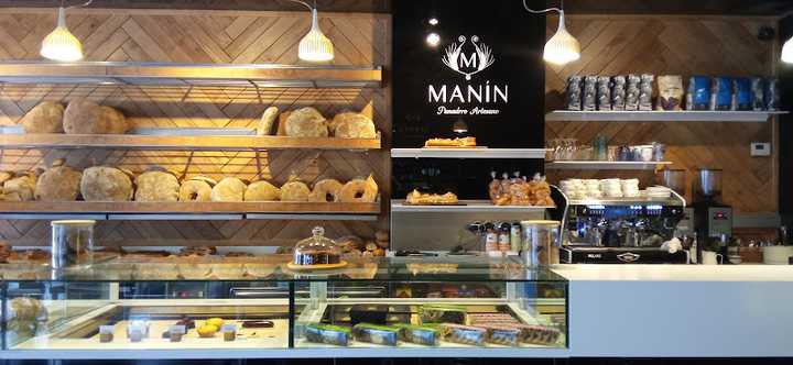 Fotografia tomada fuera de Le Llamber | Manín Sucre - Heladería en Cangas del Narcea, Asturias