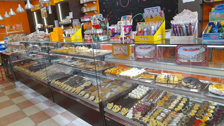 Fotografia tomada fuera de Leal & Leal - Pastelería en Mejorada del Campo, Madrid