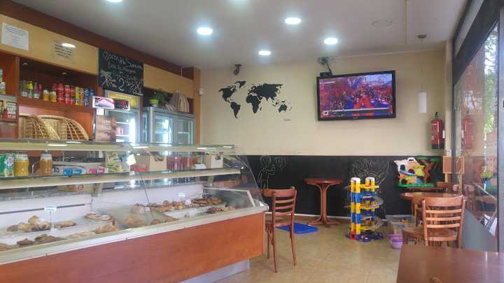 Fotografia tomada fuera de Les Delícies - Panadería en Granollers, Barcelona