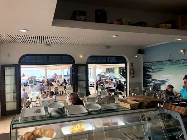 Fotografia tomada fuera de Bar Cafetería Aguayre - restaurantes en El Cotillo, Las Palmas