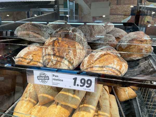 Fotografia tomada fuera de Lidl - Discount supermarket en Pollença, Baleares