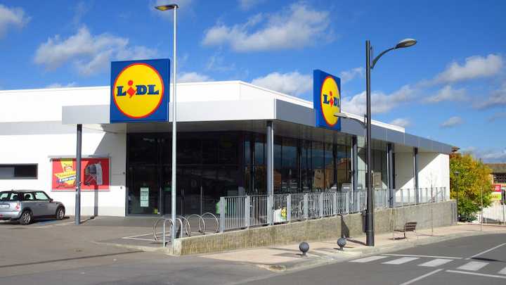 Fotografia tomada fuera de Lidl - Supermercado de descuentos en Barbastro, Huesca