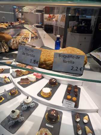 Fotografia tomada fuera de Lizama - Pastelería en Madrid, Madrid