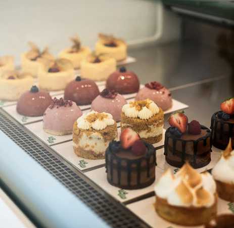 Fotografia tomada fuera de Llullu Cakes - Pastelería en Castellar del Vallès, Barcelona
