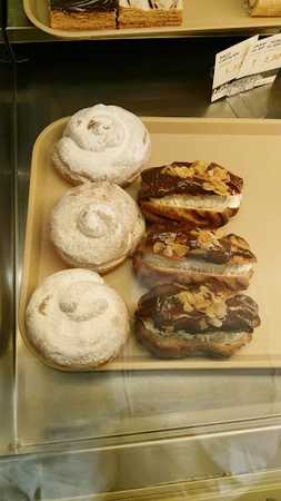 Fotografia tomada fuera de Lolita e Hijos - Panadería en Playa Honda, Las Palmas