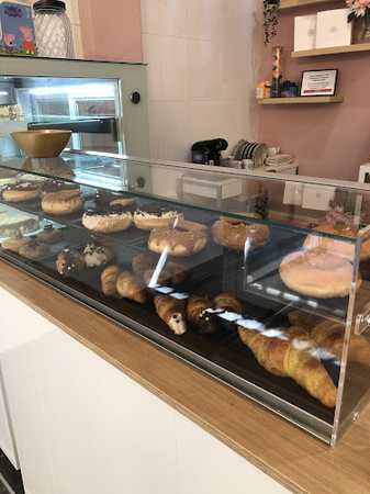 Fotografia tomada fuera de Los dulces de palmira - Pastelería en Sant Joan d'Alacant, Alicante